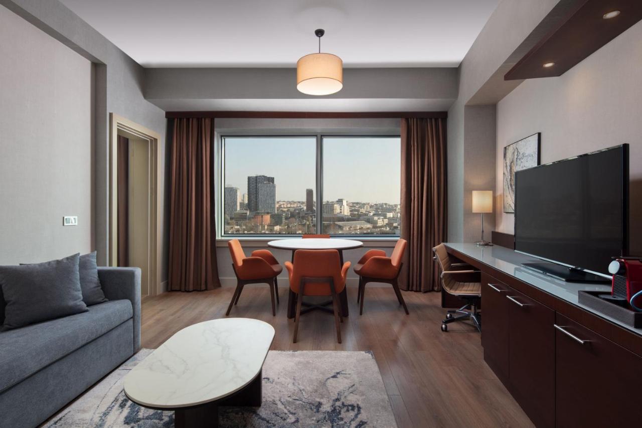 คอร์ตยาร์ด บาย แมริออท อิสตันบูล เวสต์ Hotel ภายนอก รูปภาพ