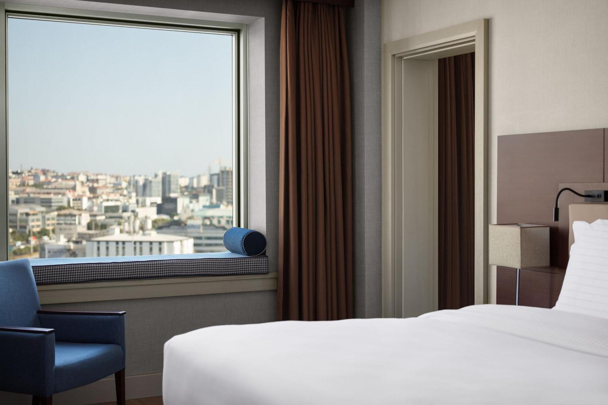 คอร์ตยาร์ด บาย แมริออท อิสตันบูล เวสต์ Hotel ภายนอก รูปภาพ